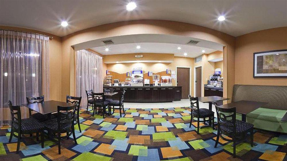 Holiday Inn Express Arlington Interstate 20 Parks Mall By Ihg Exteriér fotografie